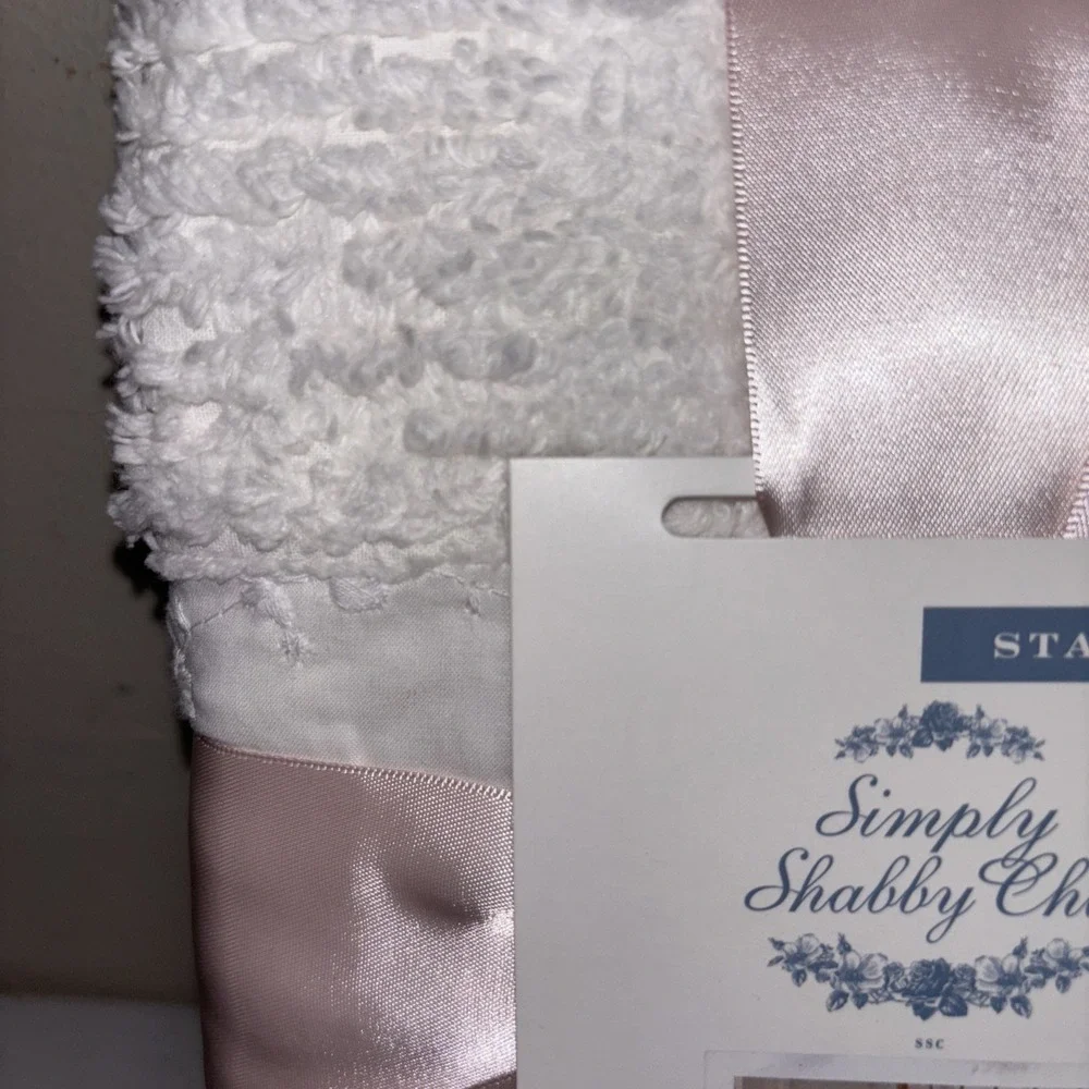 Simply Shabby‎ Chic White Chenille Patchwork Ruffle Quilted Standard Shams Pair